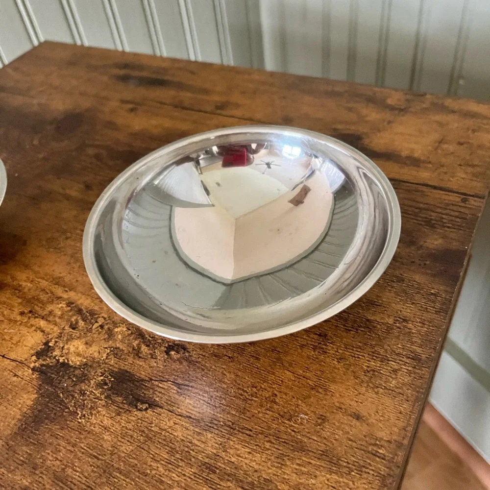 Set of 2 Silver Round Cat/Small Dog Bowls